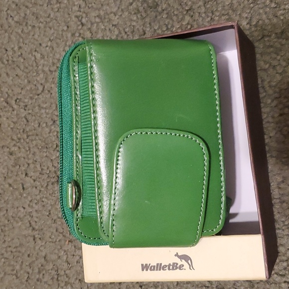 New WALLETBE Wallet Case With Shoulder Strap Green Color Calf Skin - Picture 2 of 4